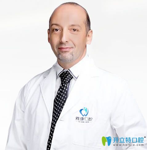 南京雅康口腔簡海茲院長