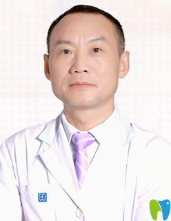 重慶牙衛(wèi)士口腔醫(yī)院曾凡軍 