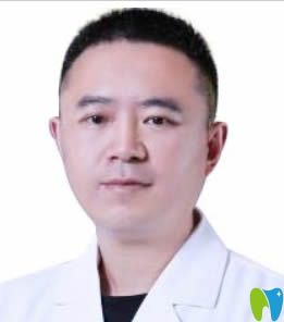 貴陽(yáng)華美口腔中心種植修復(fù)醫(yī)生劉體寧