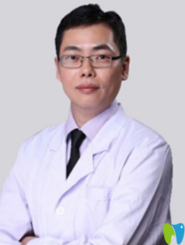 深圳弘和口腔門(mén)診部 施浩