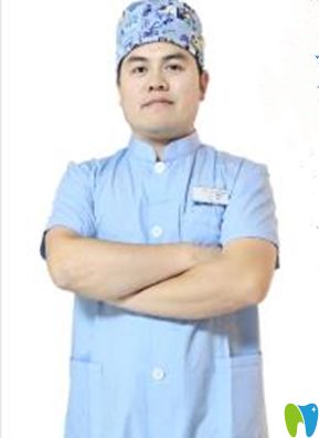 洛陽九龍口腔連鎖院長劉世龍