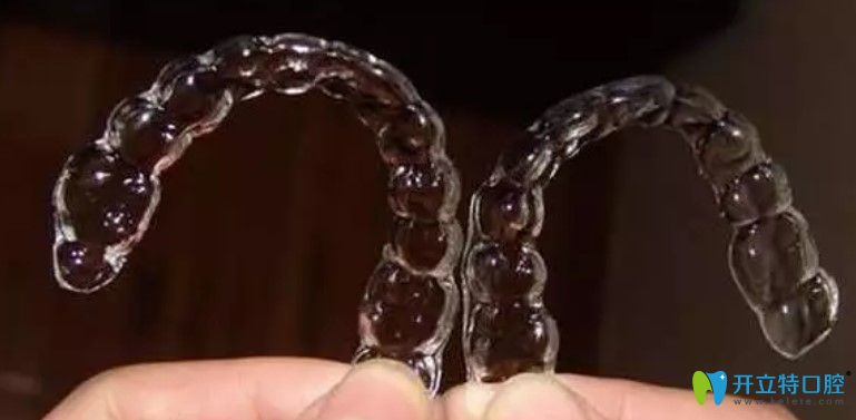 一整副隱形牙套圖示