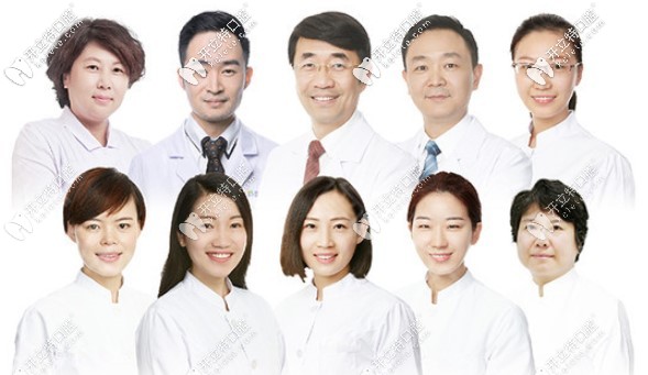 擅長(zhǎng)種植牙和牙齒矯正等項(xiàng)目的醫(yī)生團(tuán)隊(duì)
