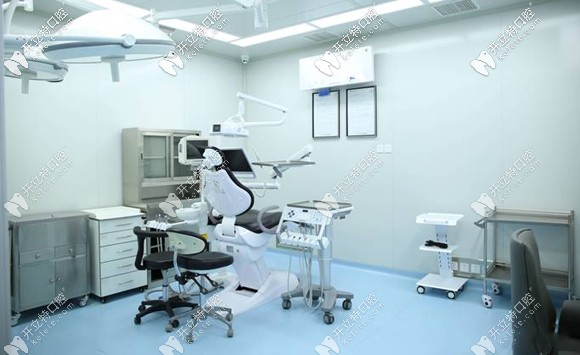 潔凈衛(wèi)生的種植手術(shù)室