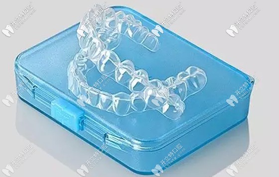 隱形牙套丟失可先戴上一副的