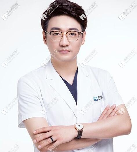 深圳美奧口腔種植院長(zhǎng)林盛春