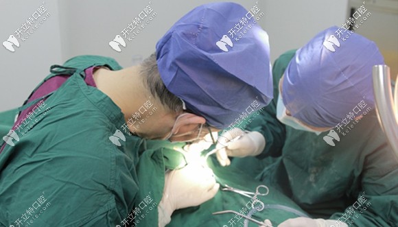 種植牙手術(shù)過程 種植牙手術(shù)過程