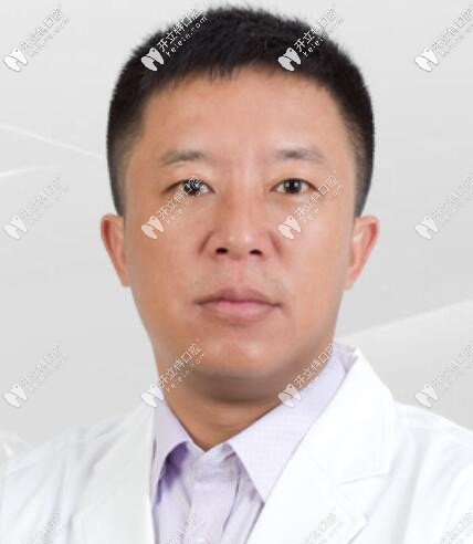 珠海九龍醫(yī)院口腔科 吳祖俊