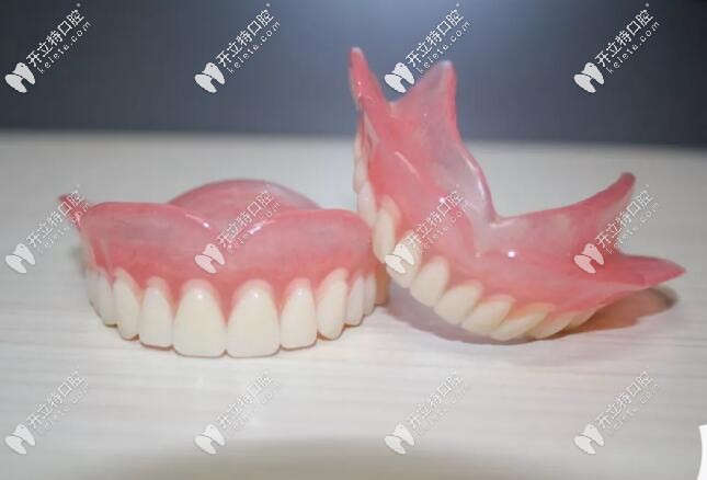 2025吸附性義齒收費價格表:半口/全口吸附式假牙價格6800元起