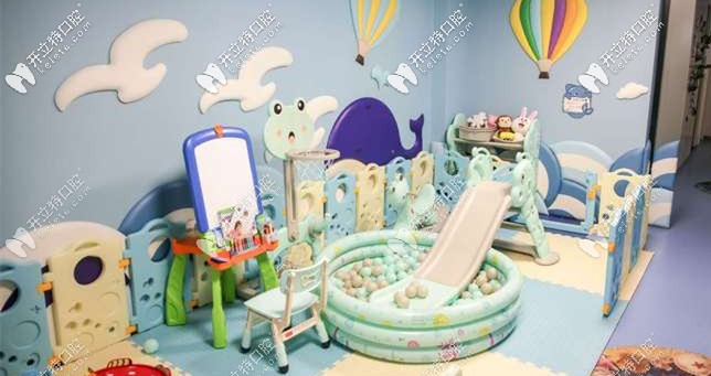 兒童游樂區(qū)