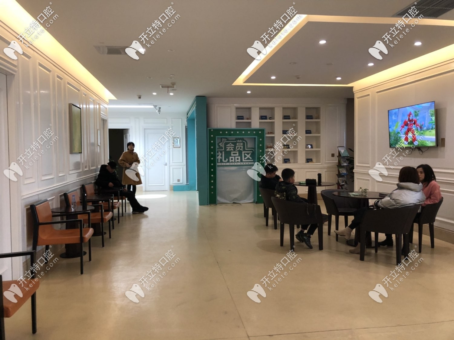 西安畫(huà)美口腔等候區(qū)