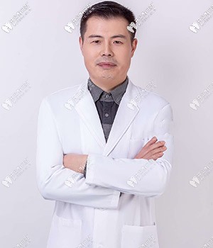 濟南美奧口腔的吳高義院長