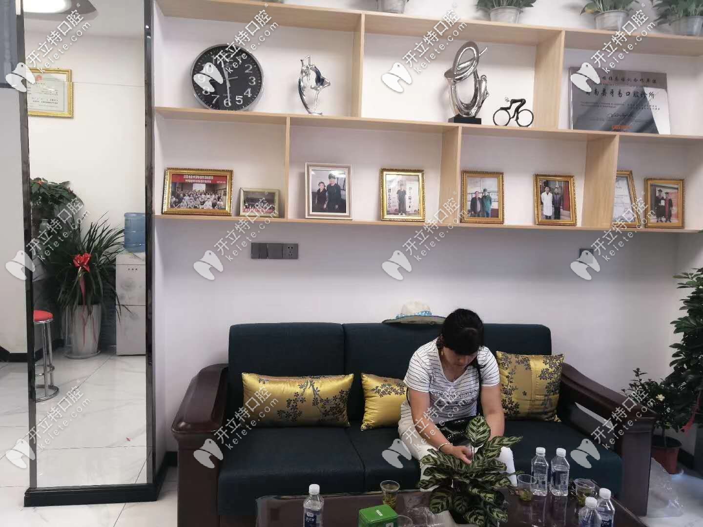 商洛牙易口腔候診區(qū)