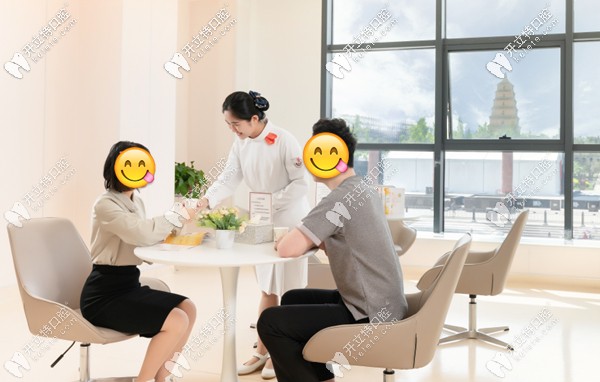 天山區(qū)小白兔口腔提供360天無假日服務