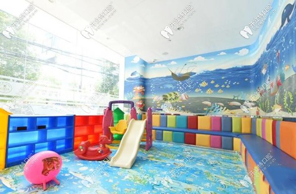 兒童游樂(lè)區(qū)