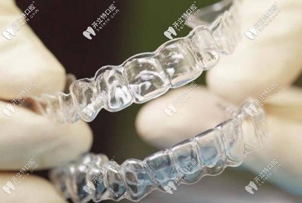 濟(jì)南全隱形無托槽矯正器的費(fèi)用