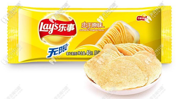 全口純鈦活動(dòng)假牙相當(dāng)于一小包樂事薯片