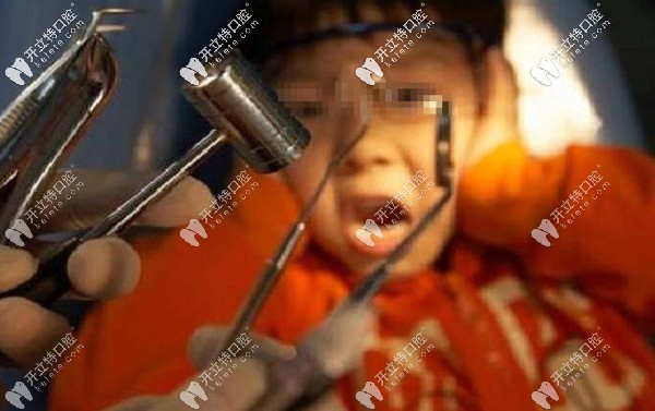 關(guān)于小朋友束縛治療牙齒：兒童補(bǔ)牙束縛治療安全嗎？