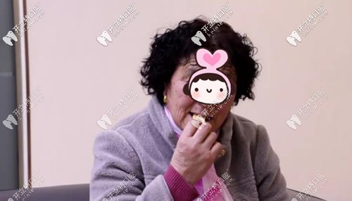 種完牙后高阿姨就可以吃蘋(píng)果了