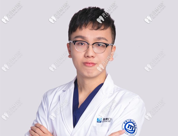 徐州美奧口腔兒科醫(yī)生胡建晨