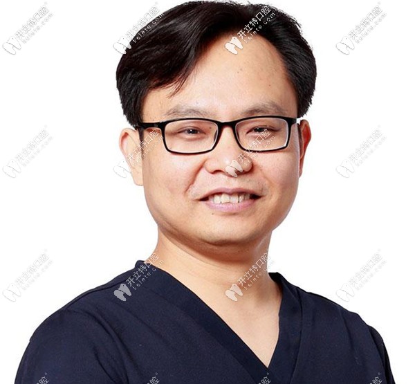 重慶維樂口腔舌側(cè)矯正醫(yī)生楊國(guó)平