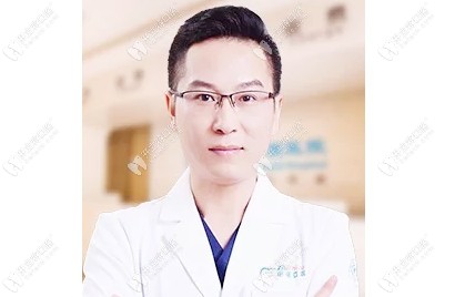 中諾口腔種植醫(yī)生