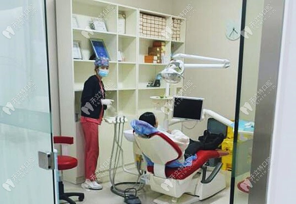 團(tuán)圓口腔陶瓷半隱形矯正